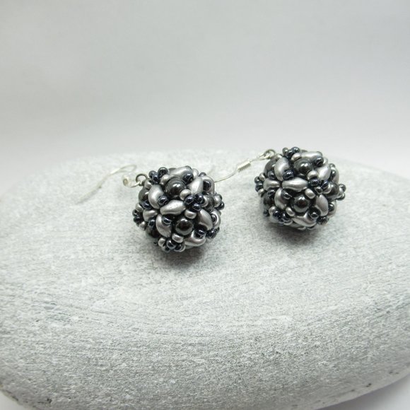 Handwoven earrings - Picture 5 of 9